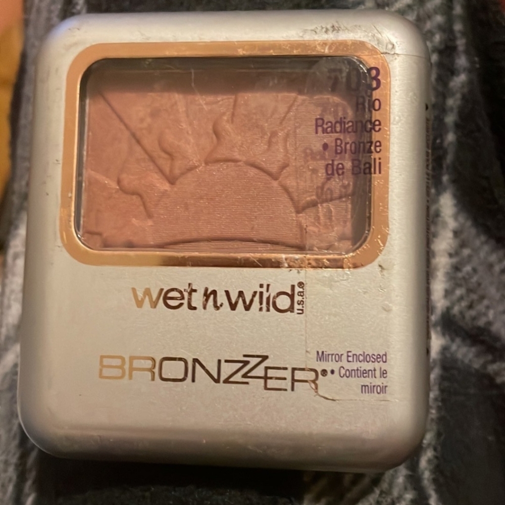 Wet N Wild Bronzzer 703 Rio Radiance ultimate bronze powder